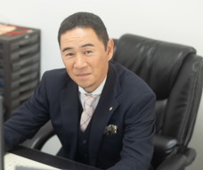 代表取締役亀井 潤一郎